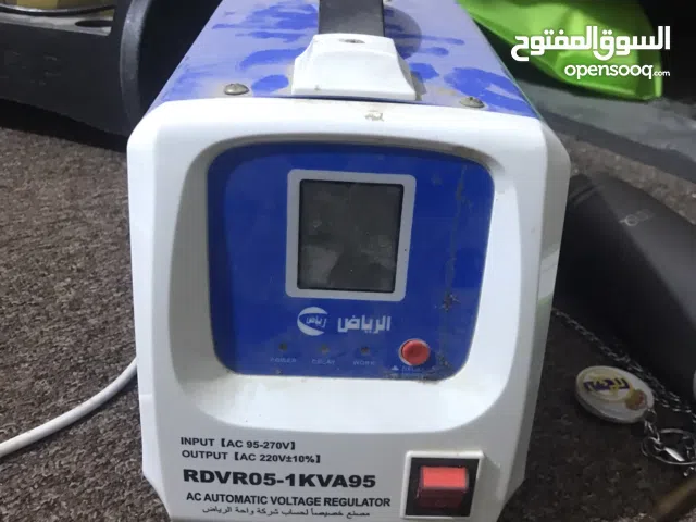 رافع فولتيا ومثبت فولتية الكهرباء