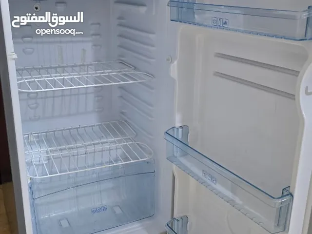 ثلاجه للبيع نظيف السعر 190 درهم .......