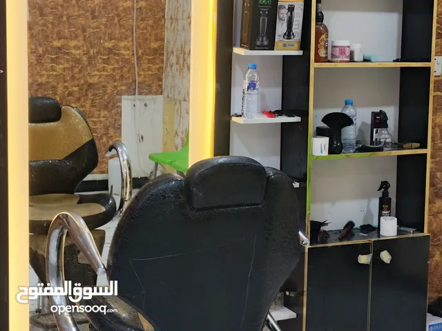 كرسي حلاقه + مكاين 4 +مرايه
