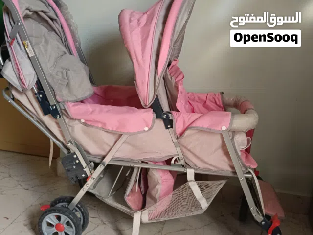 عربة أطفال