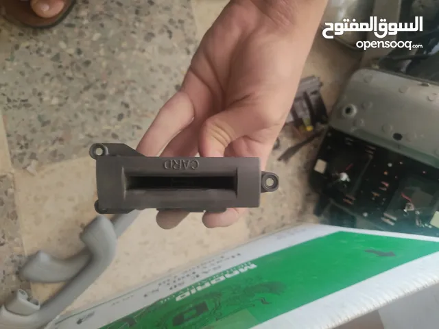 قطع مستعمله و اكسسوارات مختلفة للسيارات