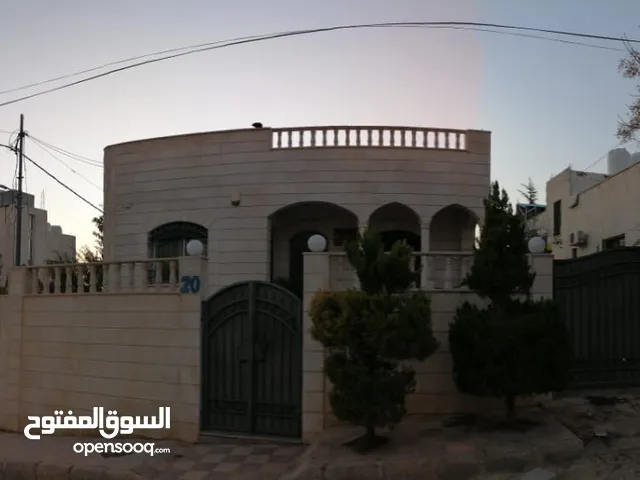 170 m2 5 Bedrooms Townhouse for Sale in Amman Khirbet Sooq