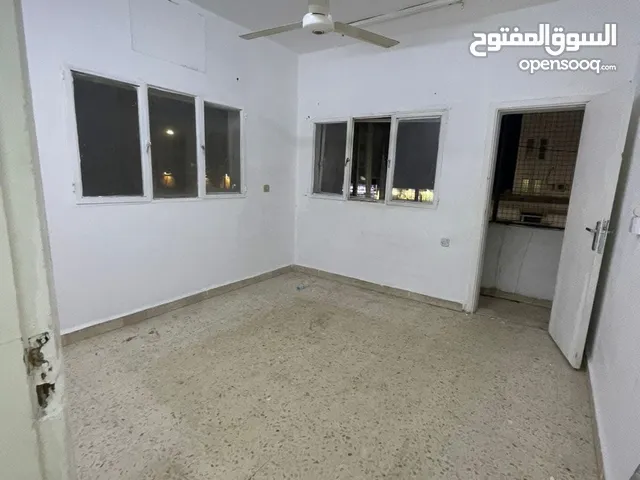 للبيع محدود الوسط طابق ثاني 78متر