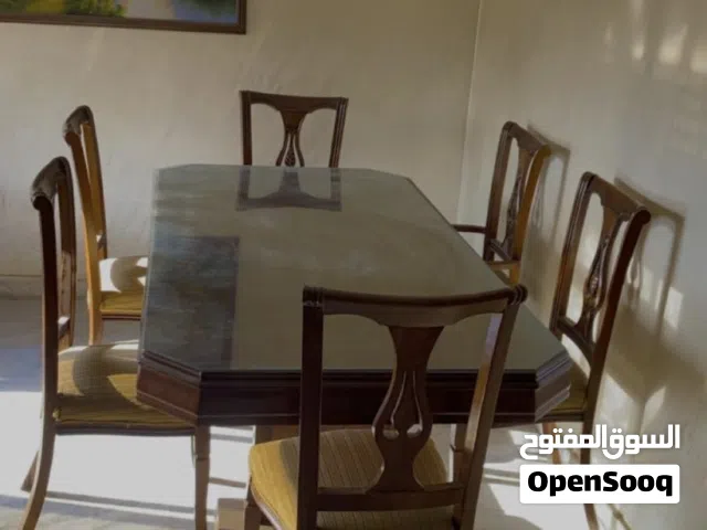 طاولة سفره كبيرة ثمانيه مقاعد