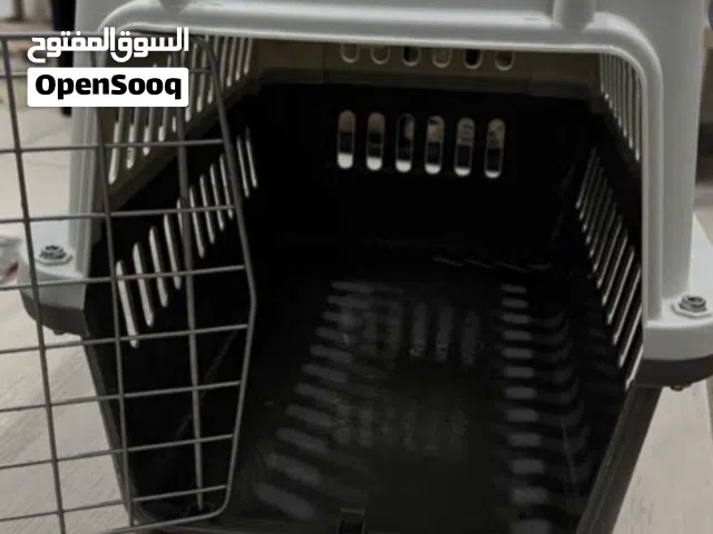 قفص للقطط والكلاب الصغيره