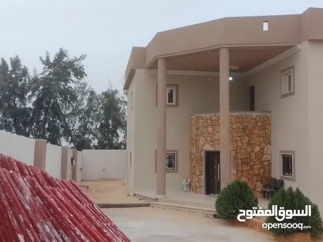 فيلا للبيع طابقين وملحق
