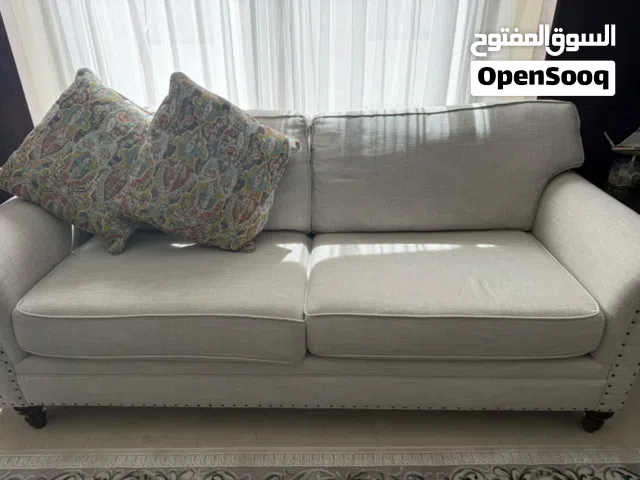 طقم كنب و طاولة طعام للبيع سعر مغري