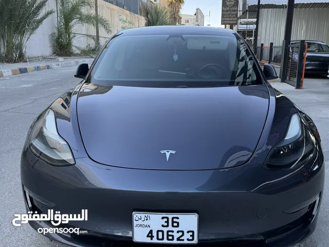 Tesla model 3 2021 b+
