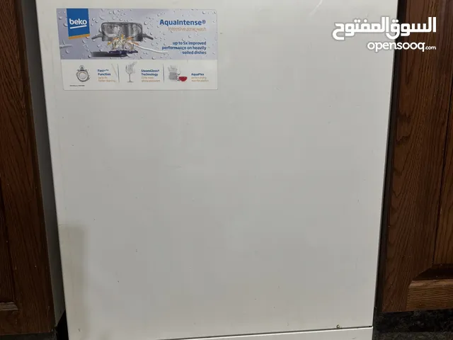جلاية بيكو 14 طقم 3 رفوف و4 مرشات استعمال خفيف جدا بسعر مغري معها منظف وملح للجلاية هدية