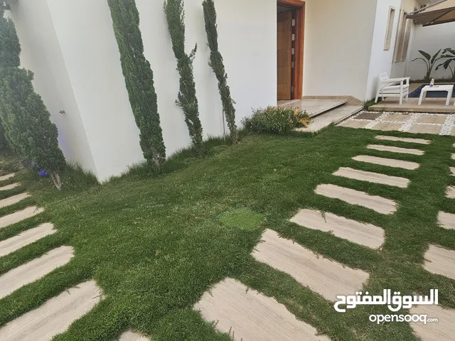 600 m2 5 Bedrooms Villa for Sale in Tripoli Ain Zara