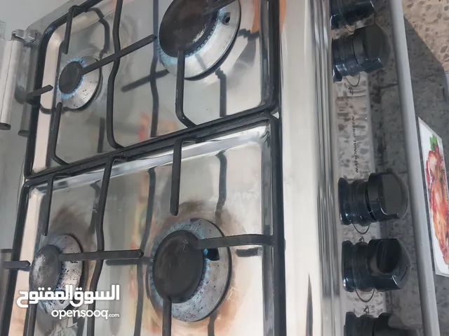 غاز اربع عيون شغال بحاله الوكاله مع.الفرن