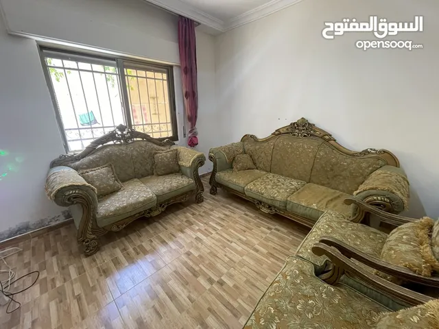 طقم كنب للبيع بحاله ممتازه
