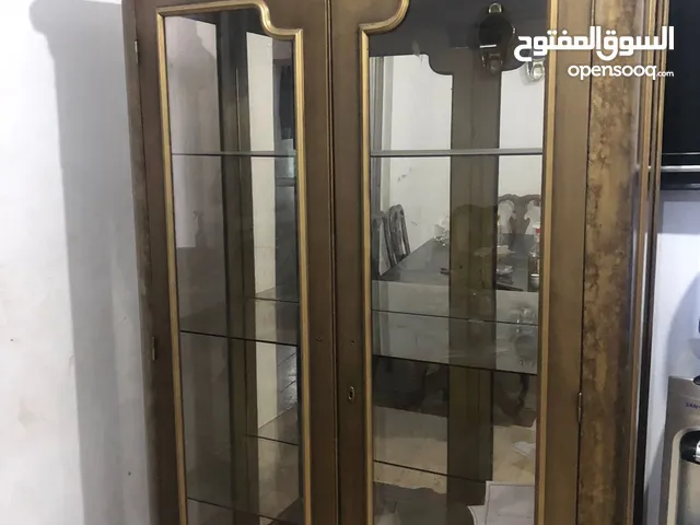 اثاث منزلي فخم بيرو لون فخم عسلي+قنصلية فخمه استخدام بسيط+طاولة سفرة ممتازه