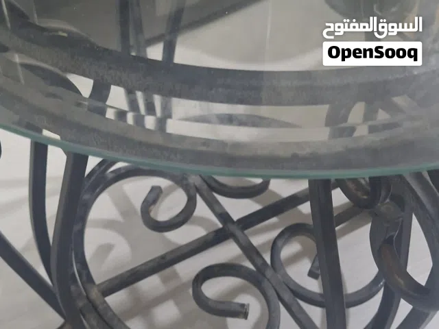 طاولة مستديرة زجاجية رائعة