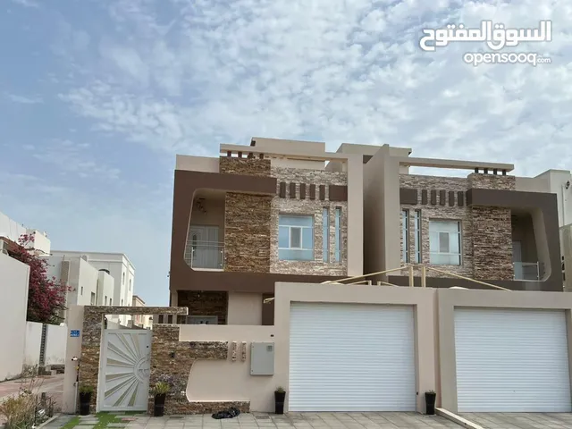 300 m2 3 Bedrooms Villa for Sale in Muscat Al Khoud