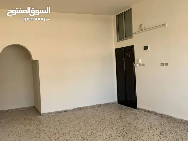 95 m2 2 Bedrooms Apartments for Rent in Zarqa Al Hawooz