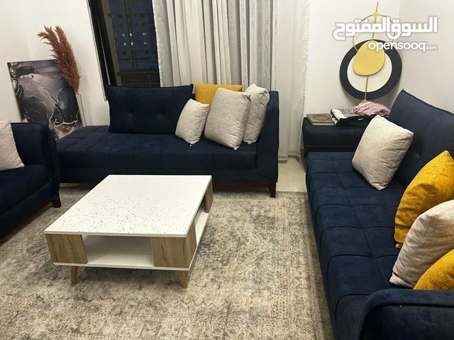 طقم 8 مقاعد من شهوان لم يستخدم للبيع في سعر حرق مع طاولة