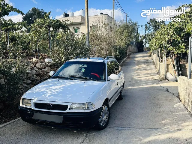 Used Opel Astra in Hebron