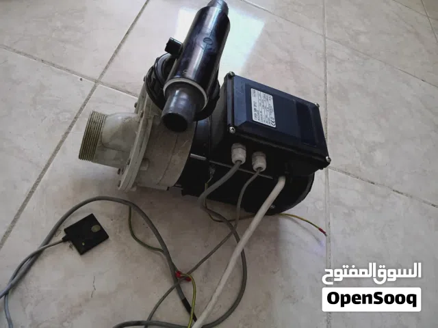 مضخة جاكوزي و مسابح 1 حصان صناعة اسباني بحالة جيدة للبيع