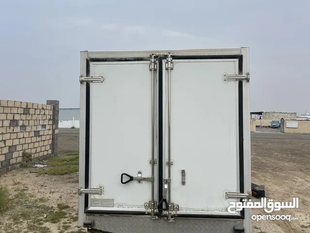 Box Isuzu 2013 in Al Batinah