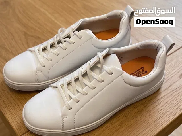 حذاء ابيض مستعمل بحالة ممتازه، استعمال مرتين فقط، نمره 44 في ابو نصير
