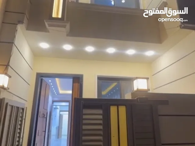 دار للايجار المساحة 90 متر الموقع شارع فلسطين حي المستنصرية