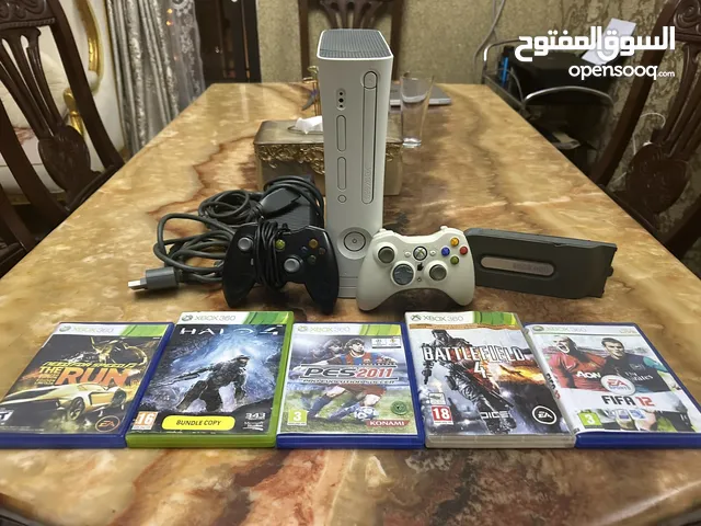 Xbox 360+2 controllers+5 games+hard drive+power supply+all cables
