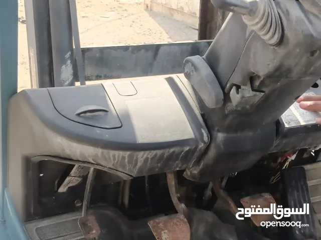 لبيع فؤركليفت نظيف شغل