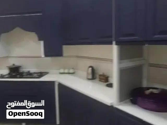 كاونتر وساحبه وطباخ منضدي الكاونتر كلفني 4ونص مليون ماعدا الطباخ واساحبه