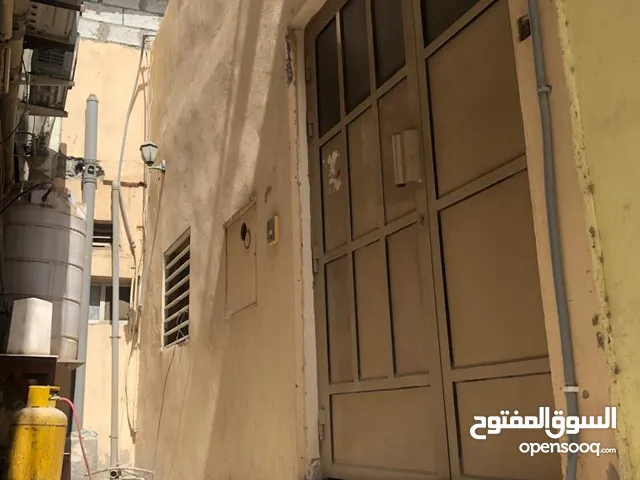 160 m2 3 Bedrooms Townhouse for Sale in Manama Bilad Al Qadeem