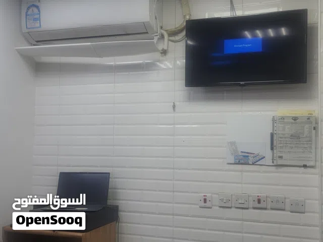 للبيع مطعم (شركة تجهزات غذائيه) مع كامل الاجهزه وموقع جيد