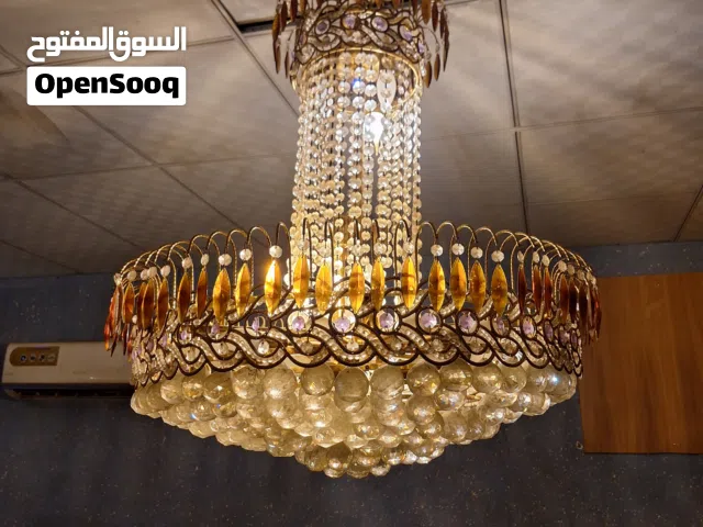 ثريات عدد ثنين شغالات يحتاجلهم فقط كلوبات