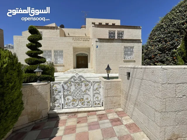 642m2 5 Bedrooms Villa for Sale in Amman Daheit Al Rasheed