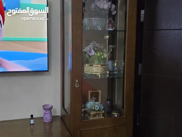 طقم كنب جلد + فضيه عدد 2 + دورسوار