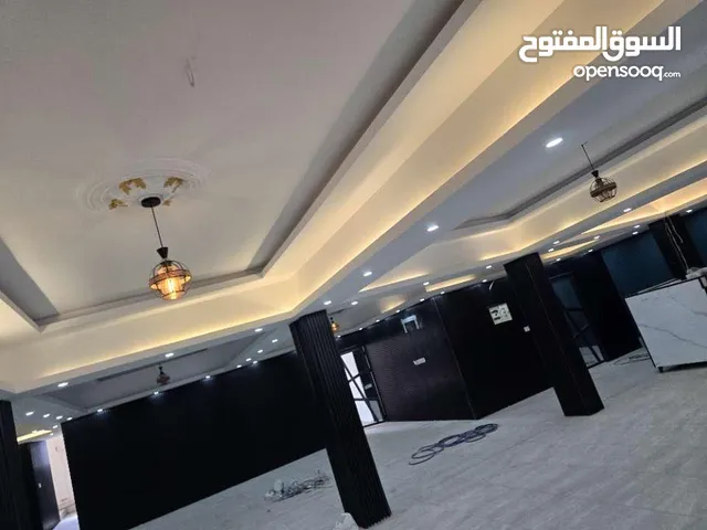ديكور كامل للبيع .. جبسون بورد وبديل خشب جاهز كامل حمل وشيل .. كله مكفول مستخدم كم شهر فقط