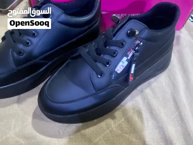 حذاء اسود جلد طبي قياس 37