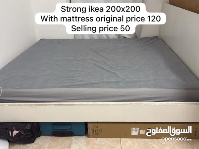 QUEEN SIZE BED AND MATTRESS