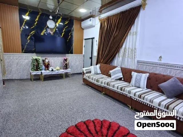 بيت تجاوز على شارع القائد للبيع