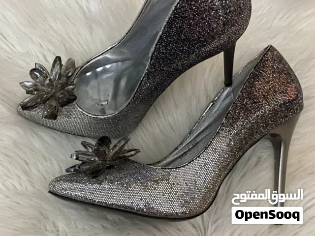 Silver With Heels in Tripoli