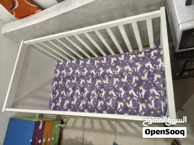 baby crib with bed, bed side table