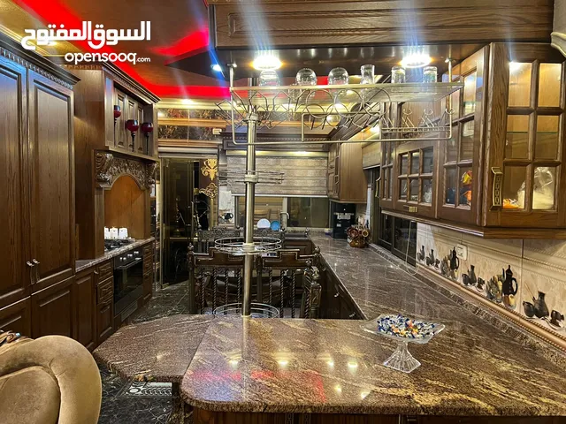 شقه طابق ارضي كامله مع العفش او بدون بحاله ممتازه للبيع