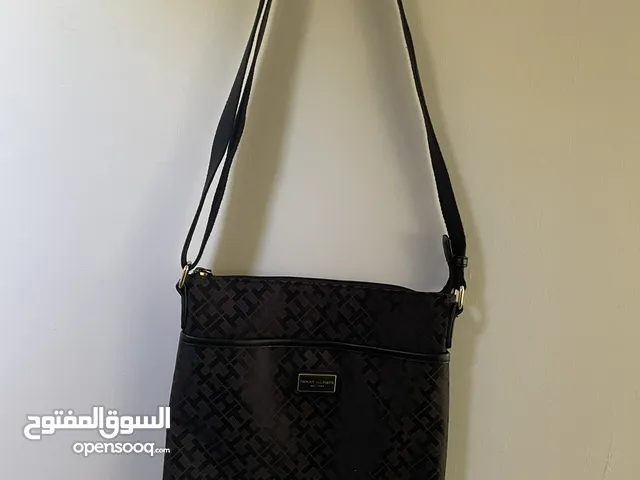 Tommy Hilfiger black hand bag!!