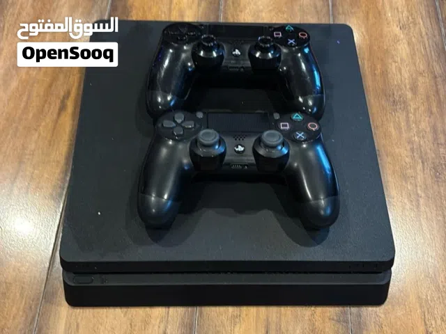 بلاستيشن 4 سليم استعمال نظيف جدا ايدين اصليات بحالة الوكالة مع 8 العاب