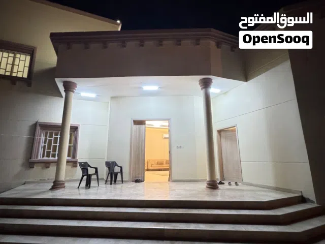 لأصحاب المشاريع التجارية في ظفار بيت للايجار في موسم الخريف لمدة شهرين من 01/07 إلى 01/09