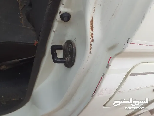 Used Mitsubishi L200 in Tripoli