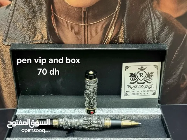 Royal Palace pen