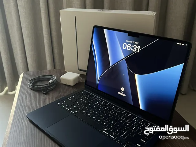 بحالة الوكالة MacBook Air M3 مشرج ثلاث مرات فقط