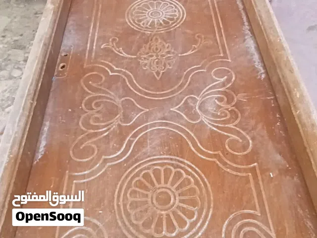 باب خشم صاج نضيف ويا جرجوبه يعني كامل مترب بسبب لبناء بس ينمسح سعره100بي مجال