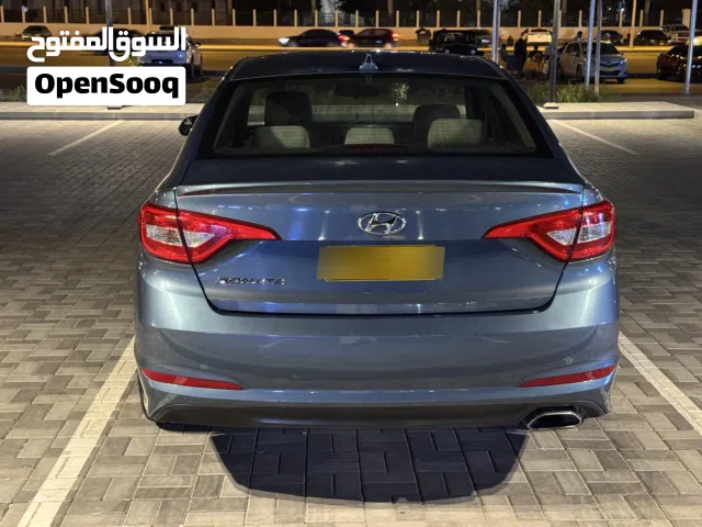 سيارة هيونداي سوناتا 2015 موديل أزرق بحالة ممتازة مع تأمين وأسعار مناسبة