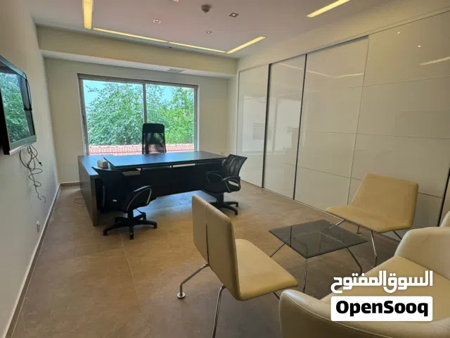 Furnished Office in Prestigious Complex in 7th Circle. - مكتب مفروش بالكامل في مجمع الحسيني